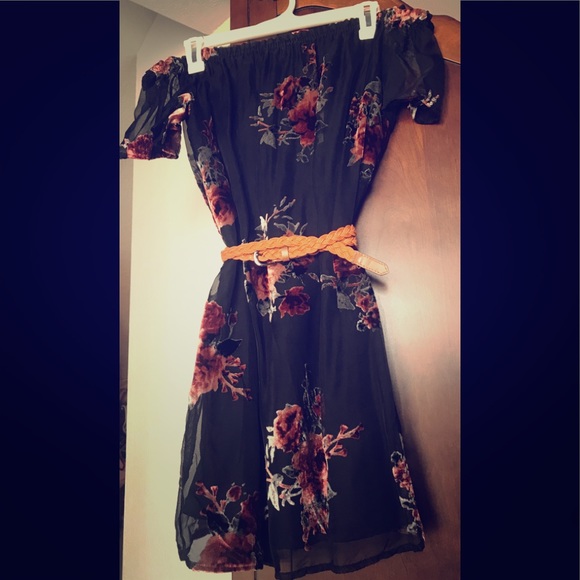 Dress - Picture 1 of 3